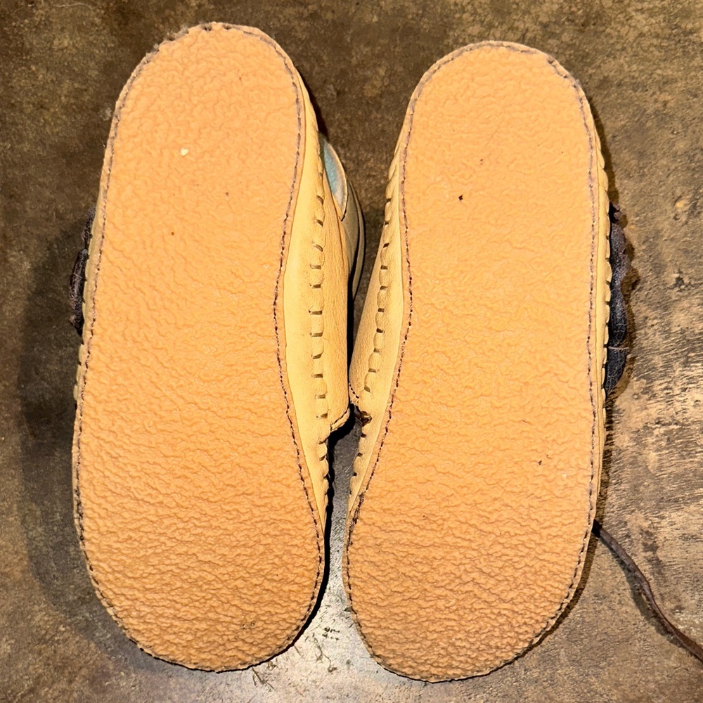 Women's Floral Moccasins in Tan and Teal - Picture 7 of 8